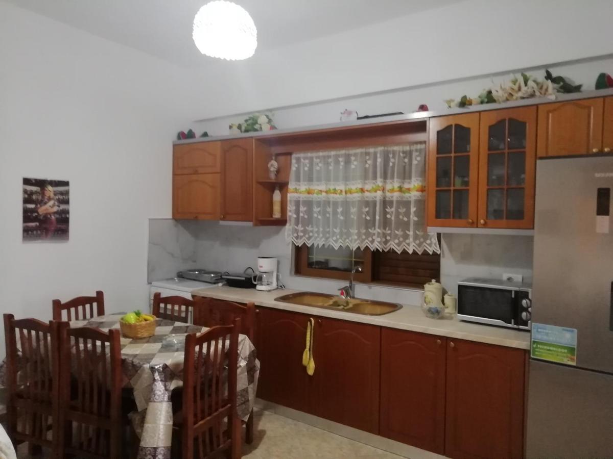 Jonny Guesthouse Ksamil Bagian luar foto
